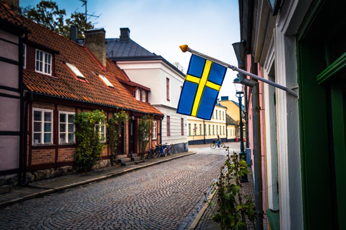 nisad-1100-1053872981-min-left